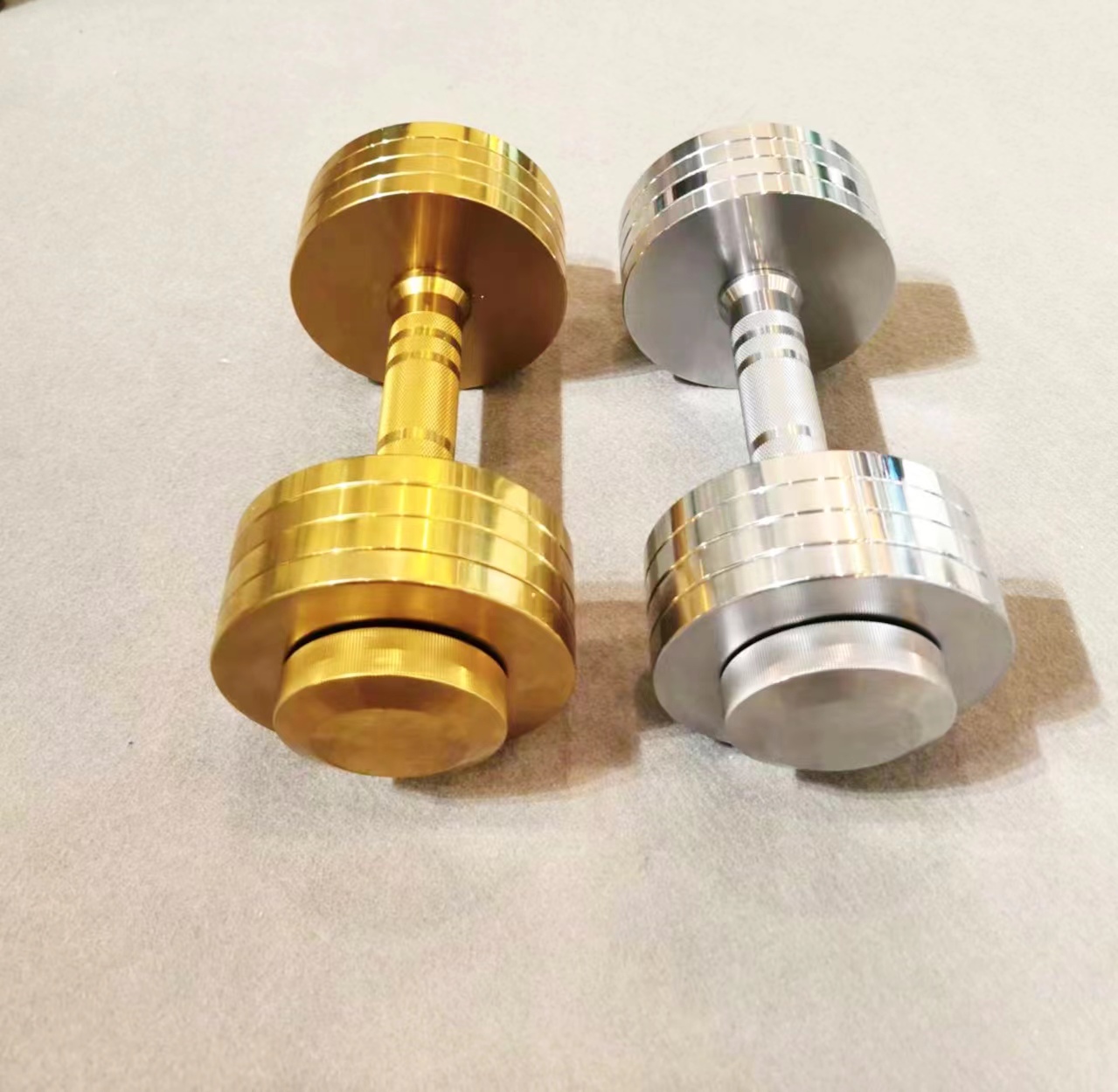 Silver Chromed Steel Round Dumbbell-Adjustable