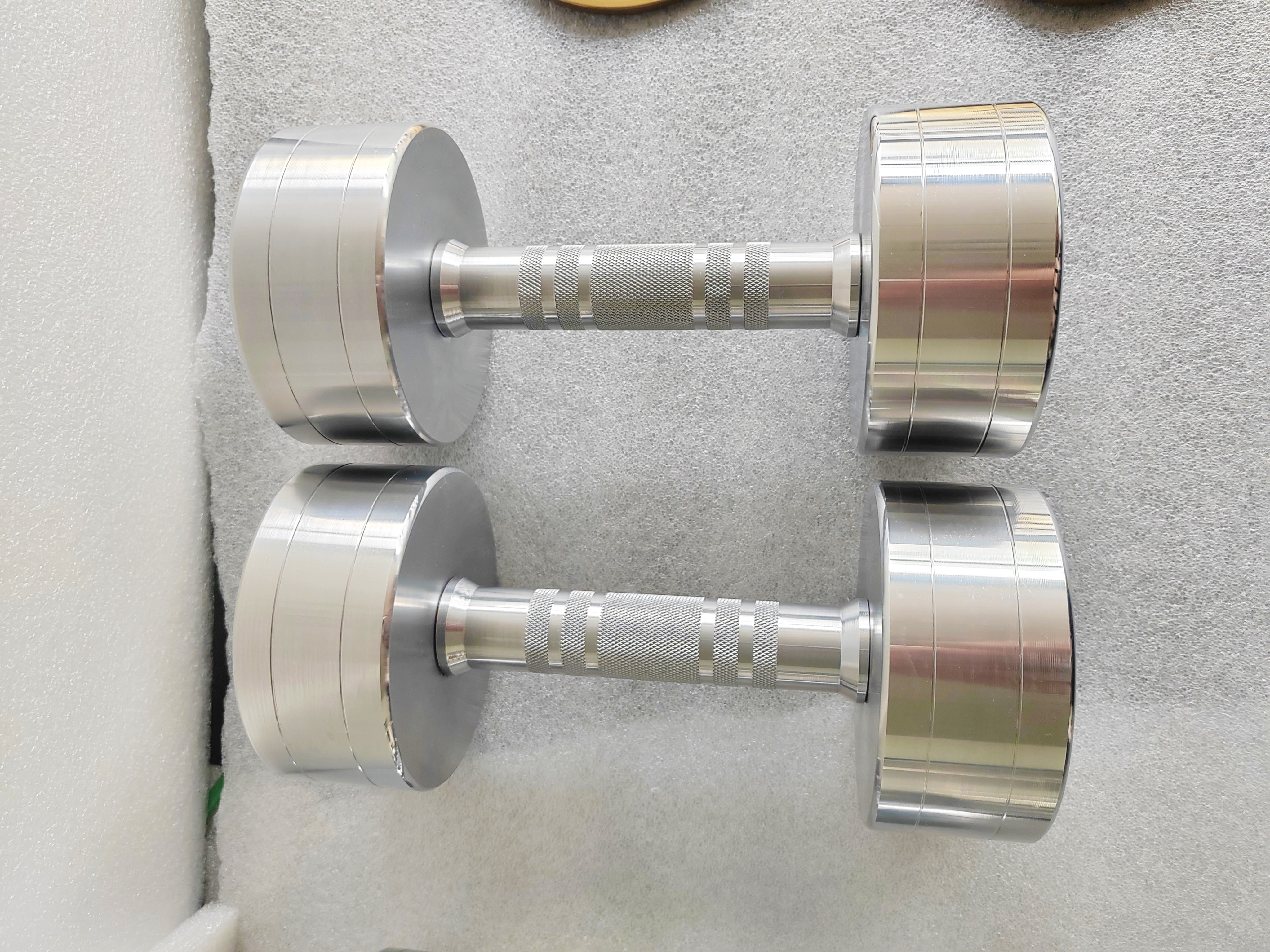 Silver Chromed Steel Round Dumbbell